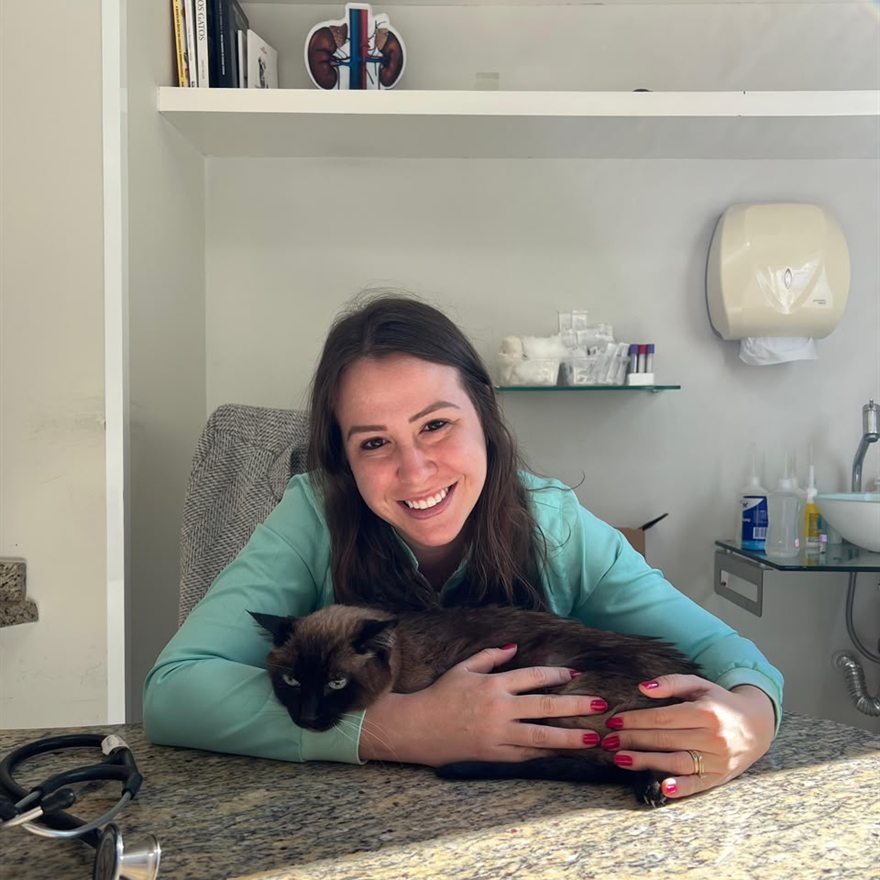 Dra. Giuliane Milani, médica-veterinária